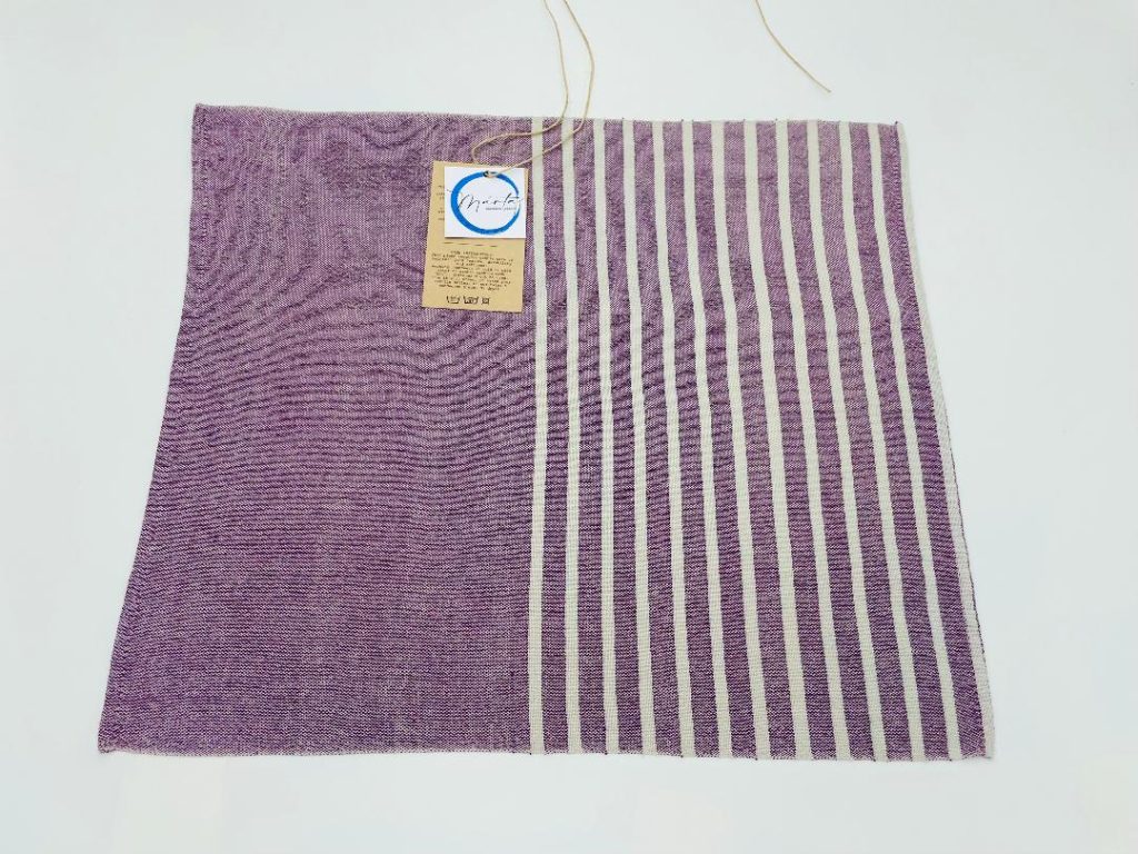 Padlizsán színű csomagoló textil kép 2