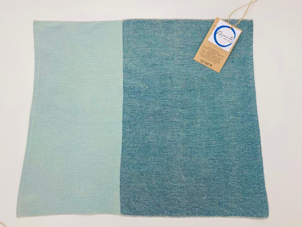 Türkiz árnyalatú csomagoló textil kép 2