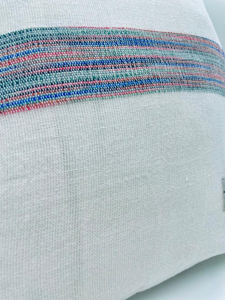 Színes gyapjú-fehér len díszpárnahuzat II. kép 2
